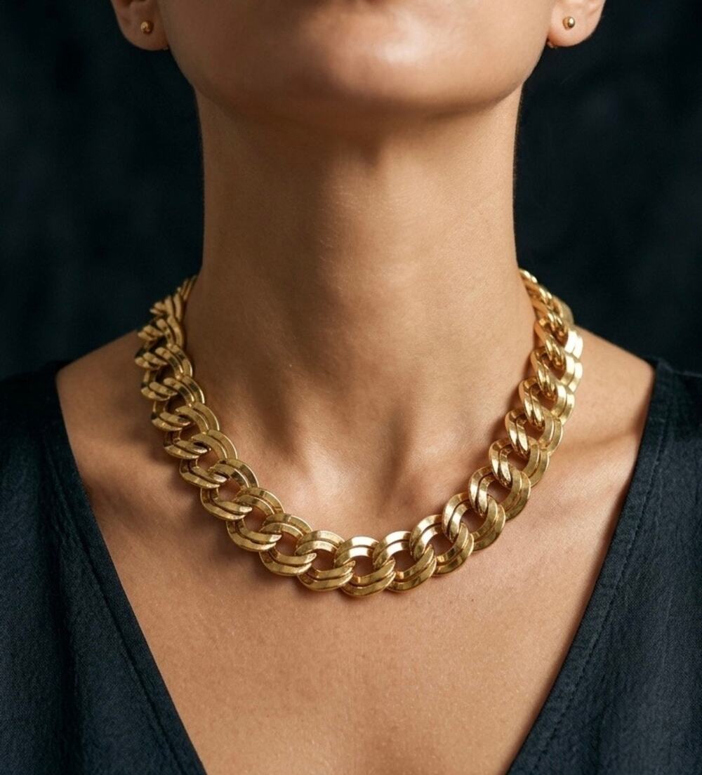 1980s Vintage Monet Gold Plated Interlocking Links Statement Necklace